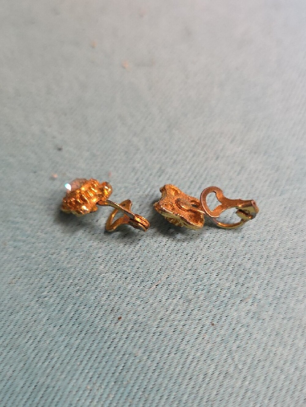 Gold-Tone Crystal Flower Clip-On Earrings - Unbranded - Picture 2 of 4